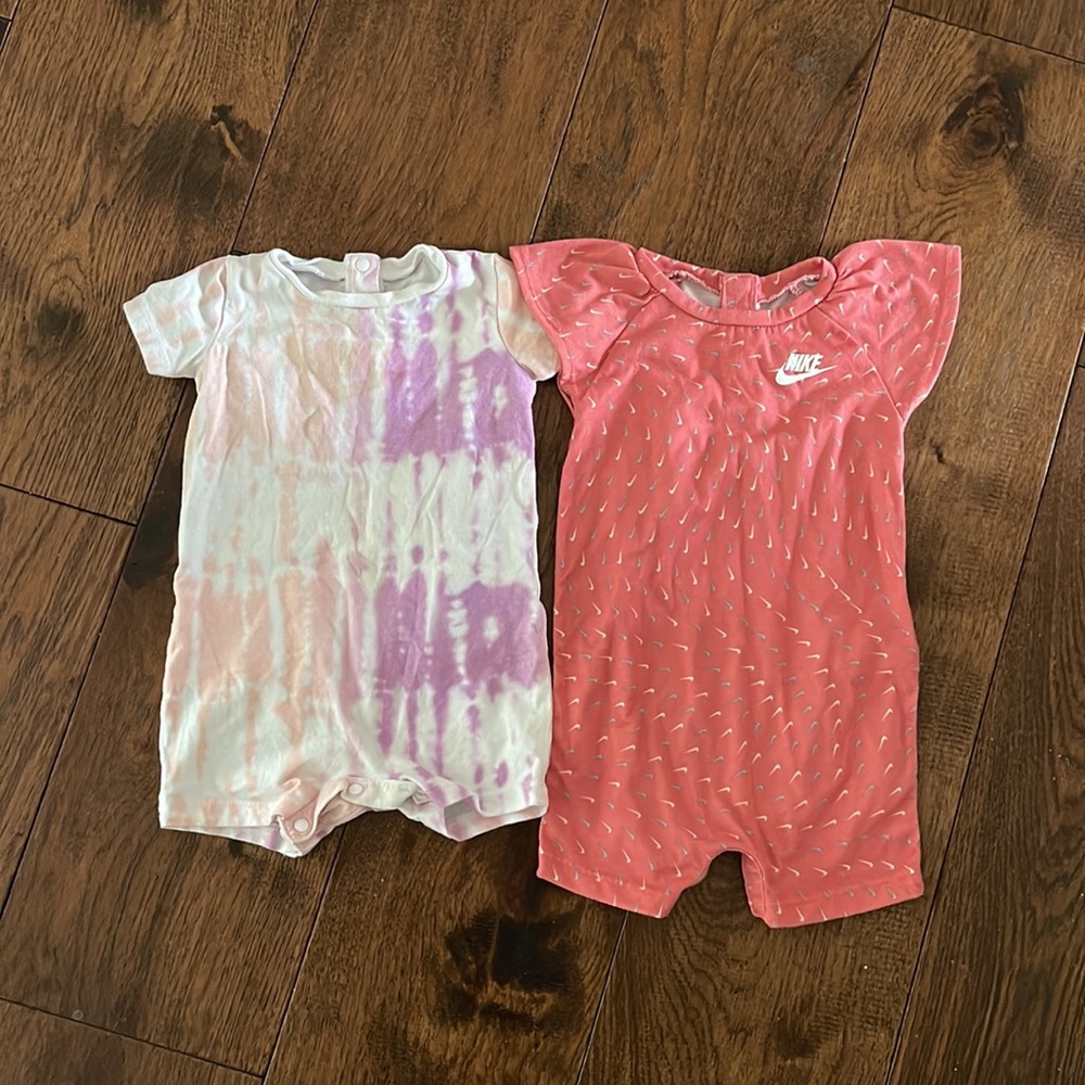 Nike Baby Rompers Set of 2 size 9 months